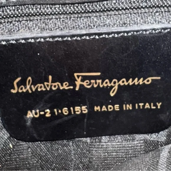 🎗️Salvatore Ferragamo🎗️Woman’s Black Tiered Grosgrain Ribbon Handbag🎗️